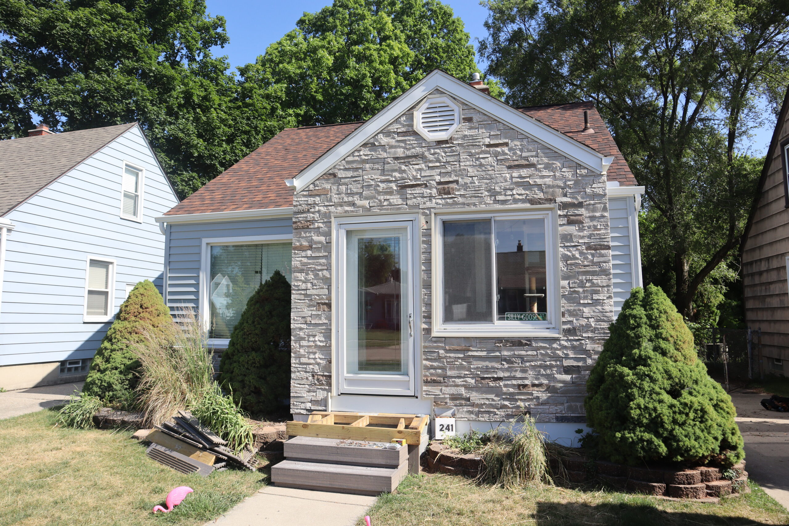 Royal Oak Siding and Stone Level Up Improvement