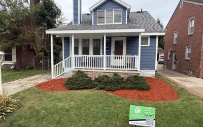 A Stunning Siding Transformation in Dearborn, Michigan: Newport Blue Dutchlap with Shake Accents on a Craftsman-Style Home