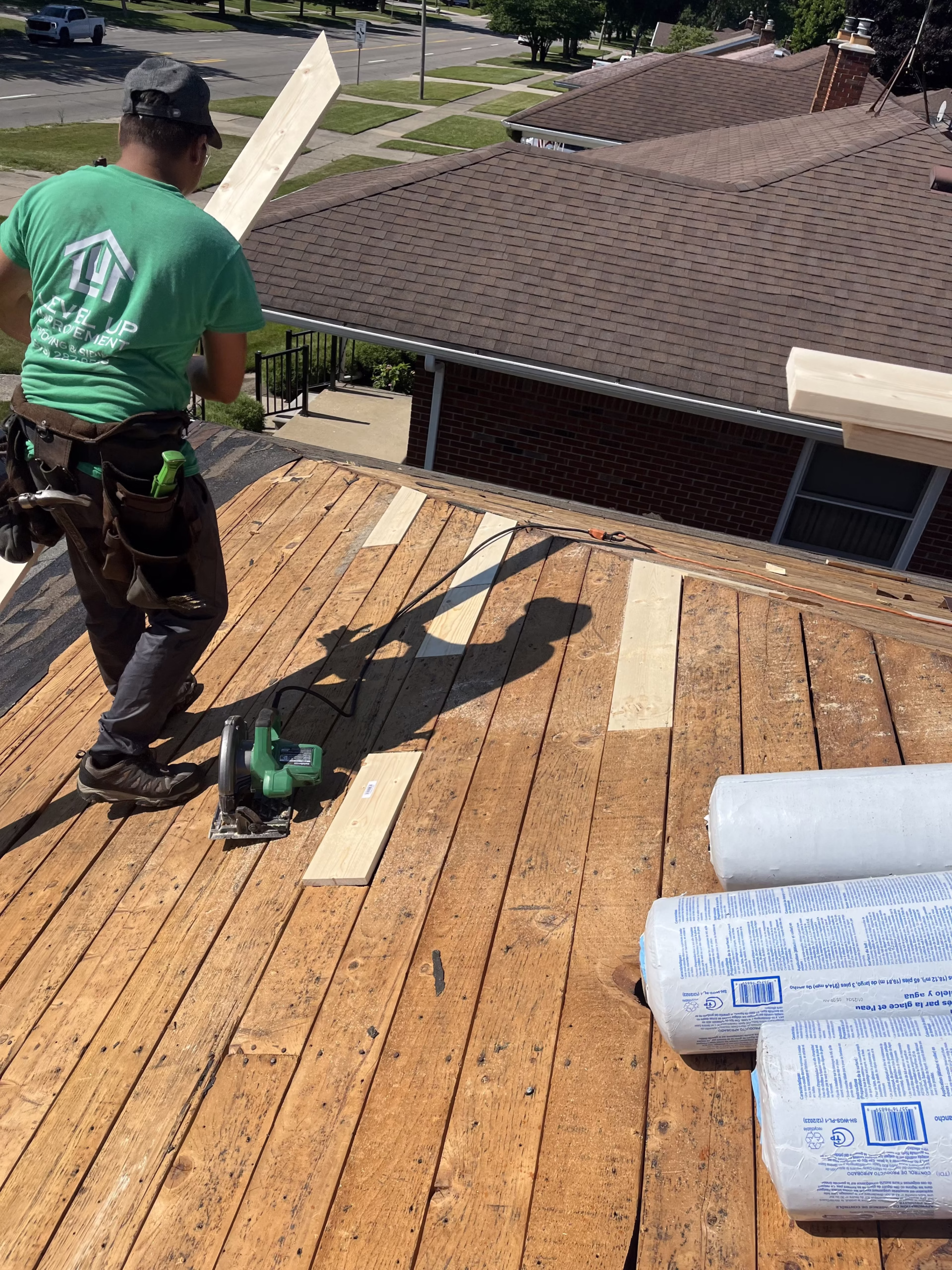 Level Up Improvement - Roof Replacement in Detroit, MI
