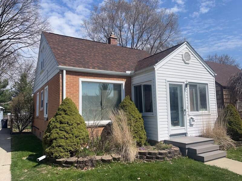 Level Up Improvement - Siding - Before Level Up Improvement - Siding - Before