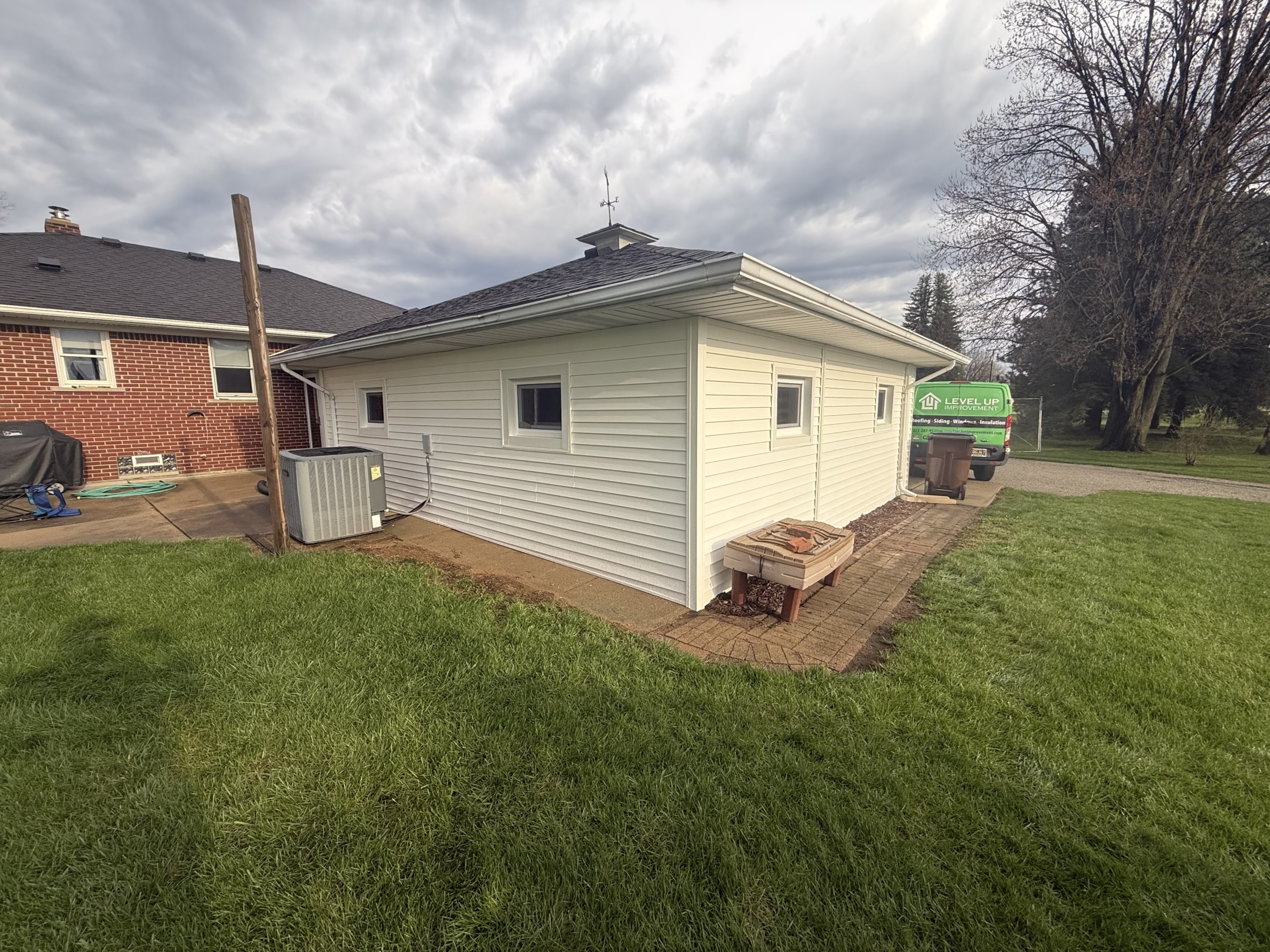 siding installation in Carlton